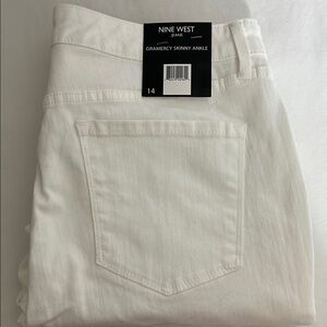 NWT Nine West White Skinny Jeans Classic Design Women’s Size 14 Frayed Hem Pants